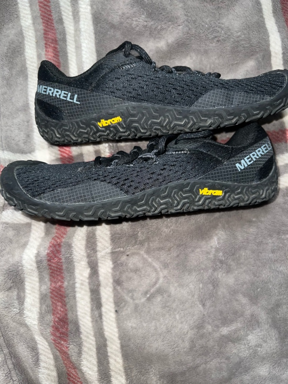 Merrell Vapor Glove 6 barefoot training shoes in black. - Picture 4 of 7